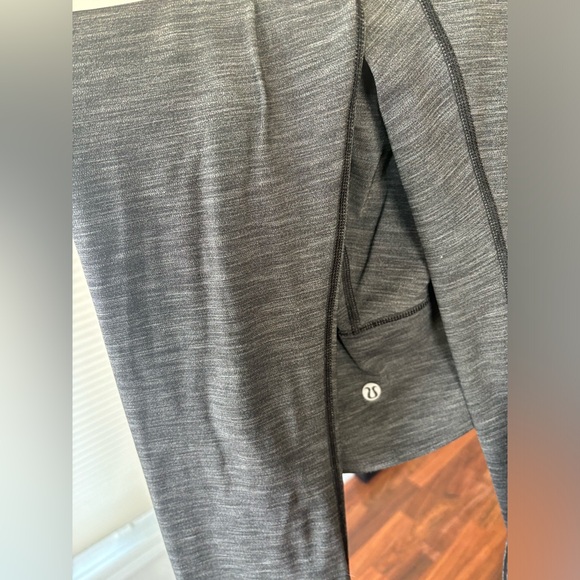 Lululemon size 4 leggings - Picture 2 of 4